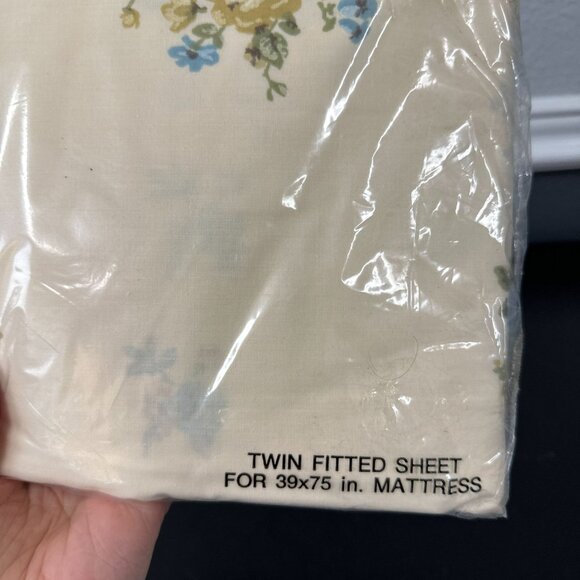 Vtg 70s Utica Cream Floral Elegante Twin Fitted Sheet Deadstock New Cotton Blend - Picture 7 of 8